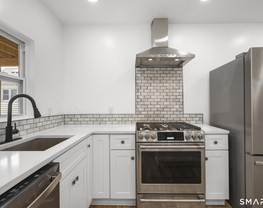 810 Brewster Street - Photo Thumbnail 11