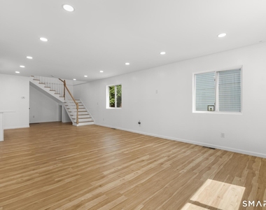 810 Brewster Street - Photo Thumbnail 5