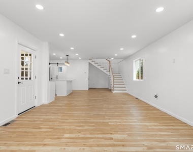 810 Brewster Street - Photo Thumbnail 6