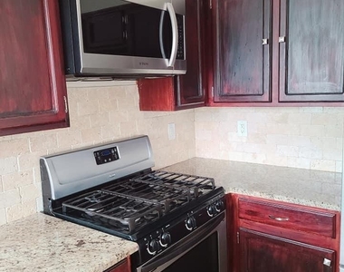 765 Colchester Drive - Photo Thumbnail 4