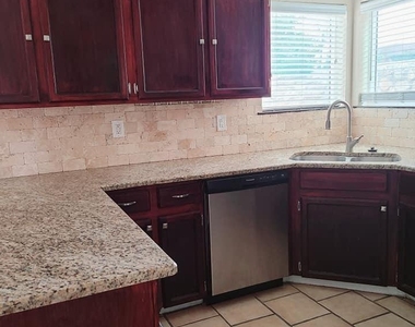 765 Colchester Drive - Photo Thumbnail 3