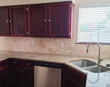 765 Colchester Drive - Photo Thumbnail 5