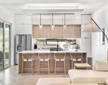 5636 River Run Street - Photo Thumbnail 8