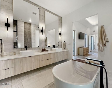 5636 River Run Street - Photo Thumbnail 22