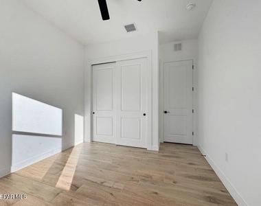 5636 River Run Street - Photo Thumbnail 27