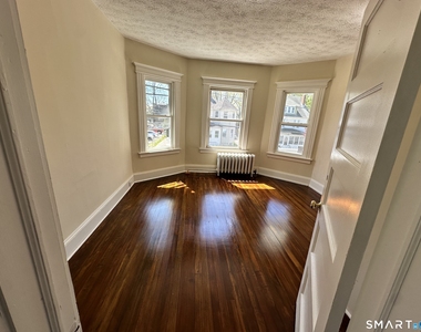 15-17 Beacon Street - Photo Thumbnail 2