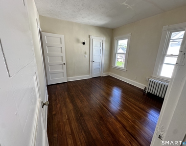 15-17 Beacon Street - Photo Thumbnail 6