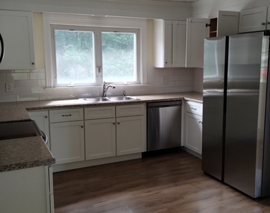 26 Highland Avenue - Photo Thumbnail 4
