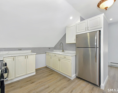463 Wilmot Avenue - Photo Thumbnail 3