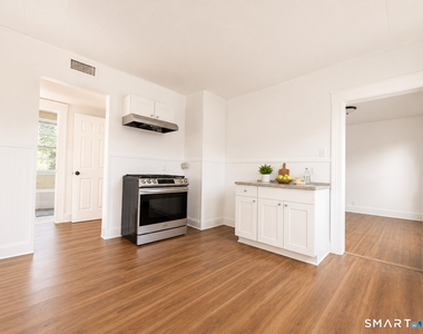 545 Huntington Road - Photo Thumbnail 3