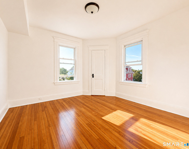 545 Huntington Road - Photo Thumbnail 9