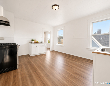 545 Huntington Road - Photo Thumbnail 4