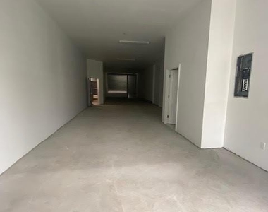 712 East Main Street - Photo Thumbnail 9