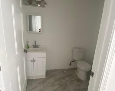 712 East Main Street - Photo Thumbnail 8