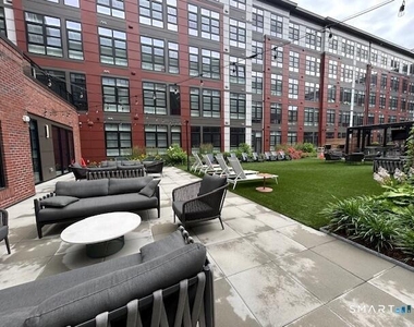711 Summer Street - Photo Thumbnail 30