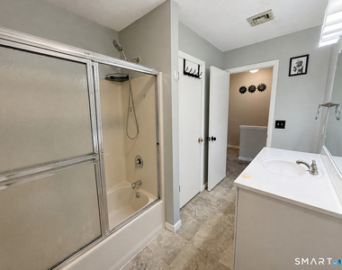 594 Center Street - Photo Thumbnail 7