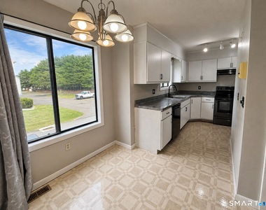594 Center Street - Photo Thumbnail 5