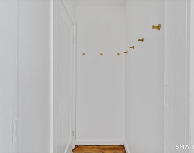 21 Green Street - Photo Thumbnail 7
