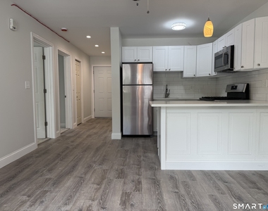1085 Whalley Avenue - Photo Thumbnail 3