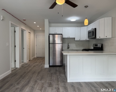 1085 Whalley Avenue - Photo Thumbnail 2
