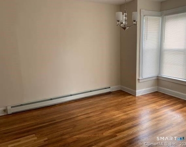 211 Thames Street - Photo Thumbnail 3