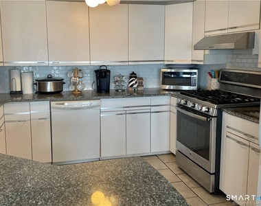 39 Pepperidge Avenue - Photo Thumbnail 7