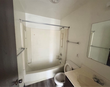 570 Miller Ave - Photo Thumbnail 6
