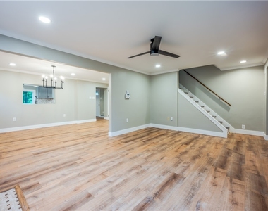 335 Lafayette Ave - Photo Thumbnail 7