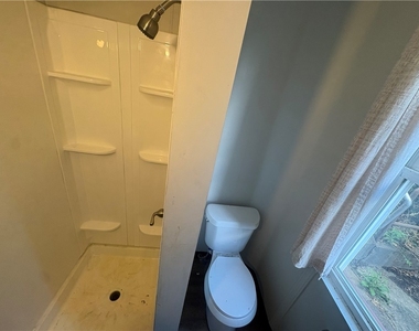 726 Large Ave - Photo Thumbnail 4