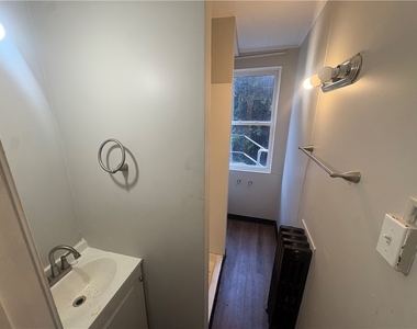 726 Large Ave - Photo Thumbnail 3