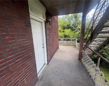 726 Large Ave - Photo Thumbnail 8