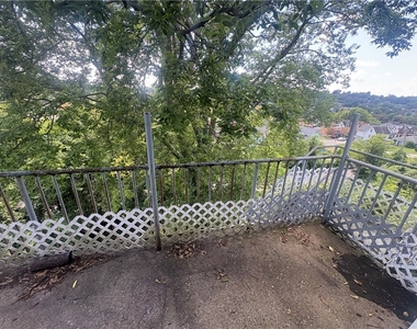 726 Large Ave - Photo Thumbnail 7
