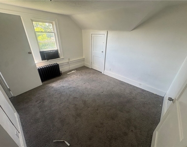 726 Large Ave - Photo Thumbnail 1