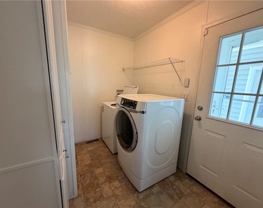 3202 46th St - Photo Thumbnail 8