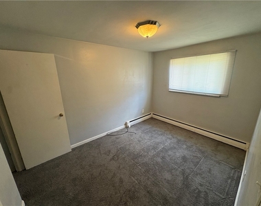 1 Penn Ridge Ct - Photo Thumbnail 5