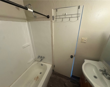 1 Penn Ridge Ct - Photo Thumbnail 5