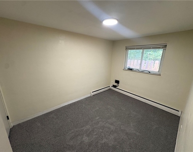 1 Penn Ridge Ct - Photo Thumbnail 7