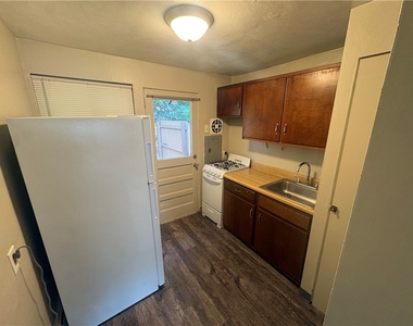 1 Penn Ridge Ct - Photo Thumbnail 4
