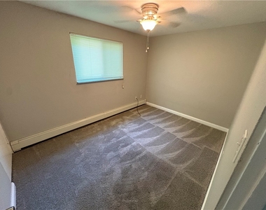 1 Penn Ridge Ct - Photo Thumbnail 4