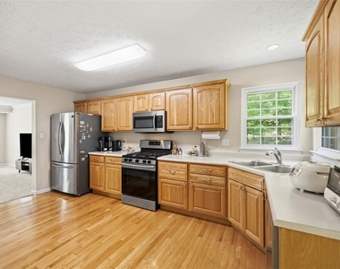 724 Bush Drive - Photo Thumbnail 8