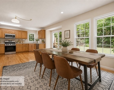 724 Bush Drive - Photo Thumbnail 6