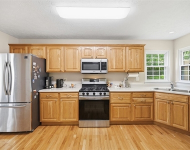 724 Bush Drive - Photo Thumbnail 9