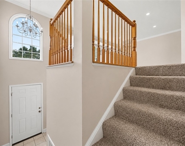 724 Bush Drive - Photo Thumbnail 2