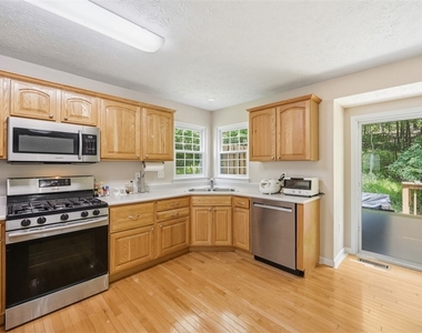 724 Bush Drive - Photo Thumbnail 10