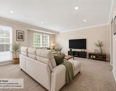 724 Bush Drive - Photo Thumbnail 4