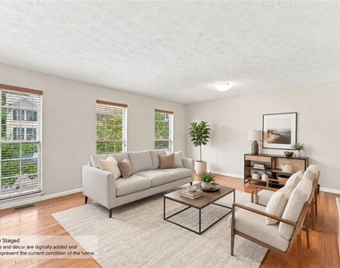 634 E Village Green Blvd - Photo Thumbnail 3