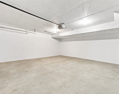 634 E Village Green Blvd - Photo Thumbnail 16