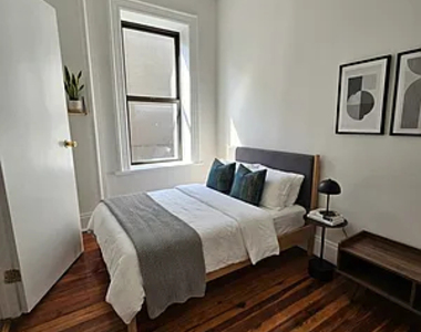 1427 York Avenue - Photo Thumbnail 2