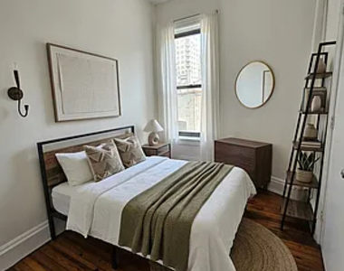 1427 York Avenue - Photo Thumbnail 3