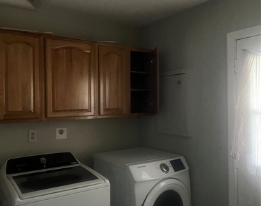 315 Hill Ave - Photo Thumbnail 7